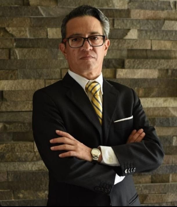 Lic. Refugio Sandoval e Ing. Thor Robledo - Fundadores de ircdebtrecovery